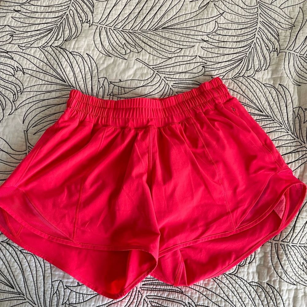 Lululemon Hotty Hot Short - 4 Tall